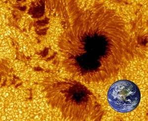 sunspots_earth_size_big.jpg